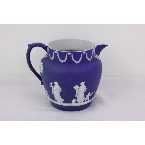 Antique Wedgwood Jasperware Dutch jug 6”, 1906 dark cobalt blue pitcher - Picture 2 of 10